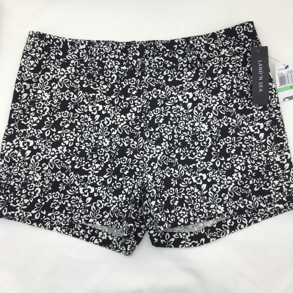 Land 'N Sea Sz 8 Floral Black White Shorts NWT